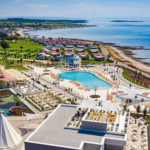 **** Park za odmor Arena Grand Kazela Homes Croatia